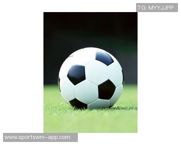 足球传奇之一号球员:从绿茵场到全球瞩目的超级巨星成长之路 足球传奇之一号球员:从绿茵场到全球瞩目的超级巨星成长之路